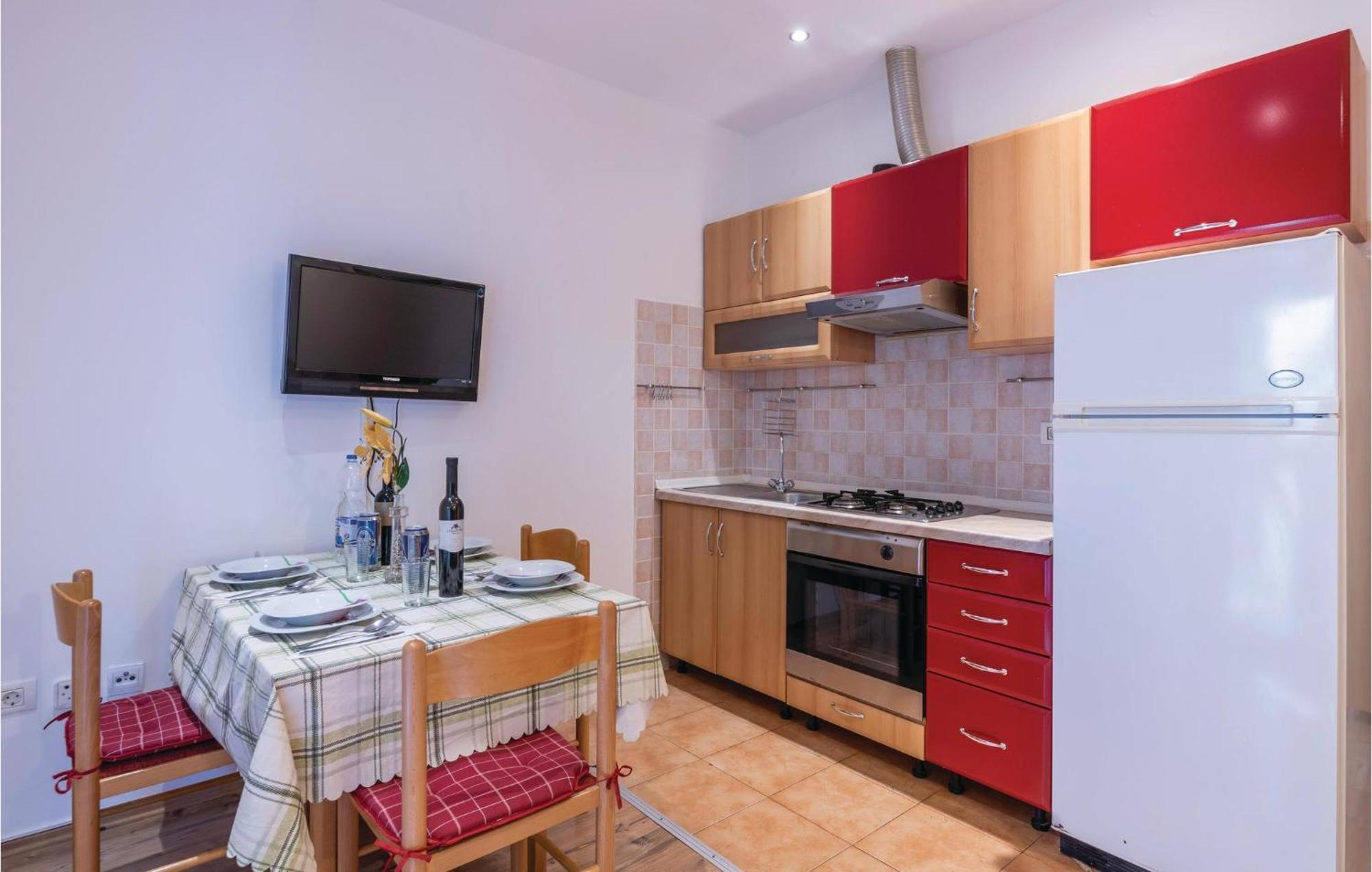 Nice Apartment In Fazana With Wifi Fondole Екстериор снимка