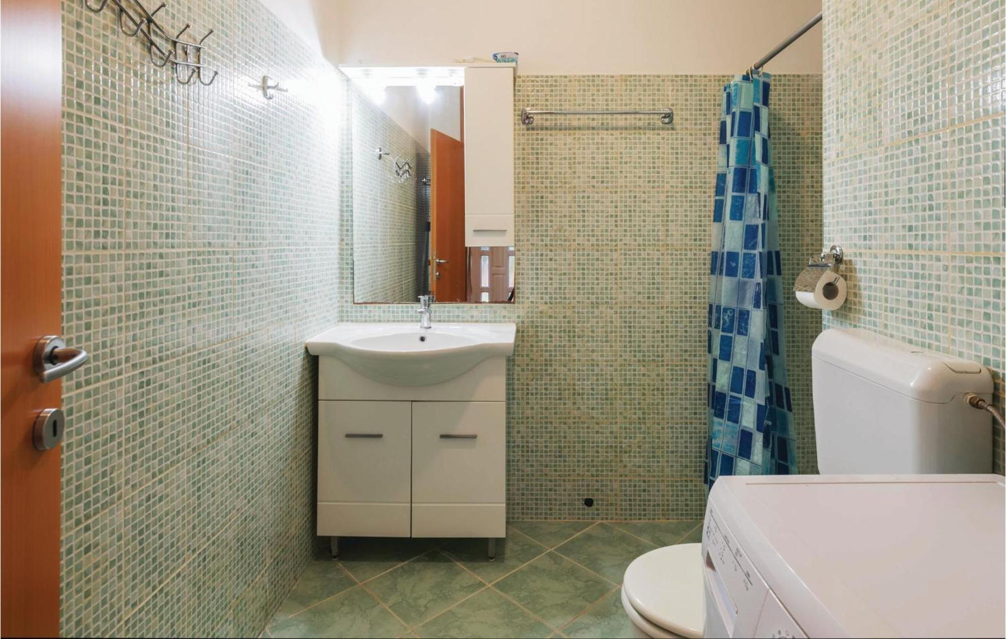 Nice Apartment In Fazana With Wifi Fondole Екстериор снимка