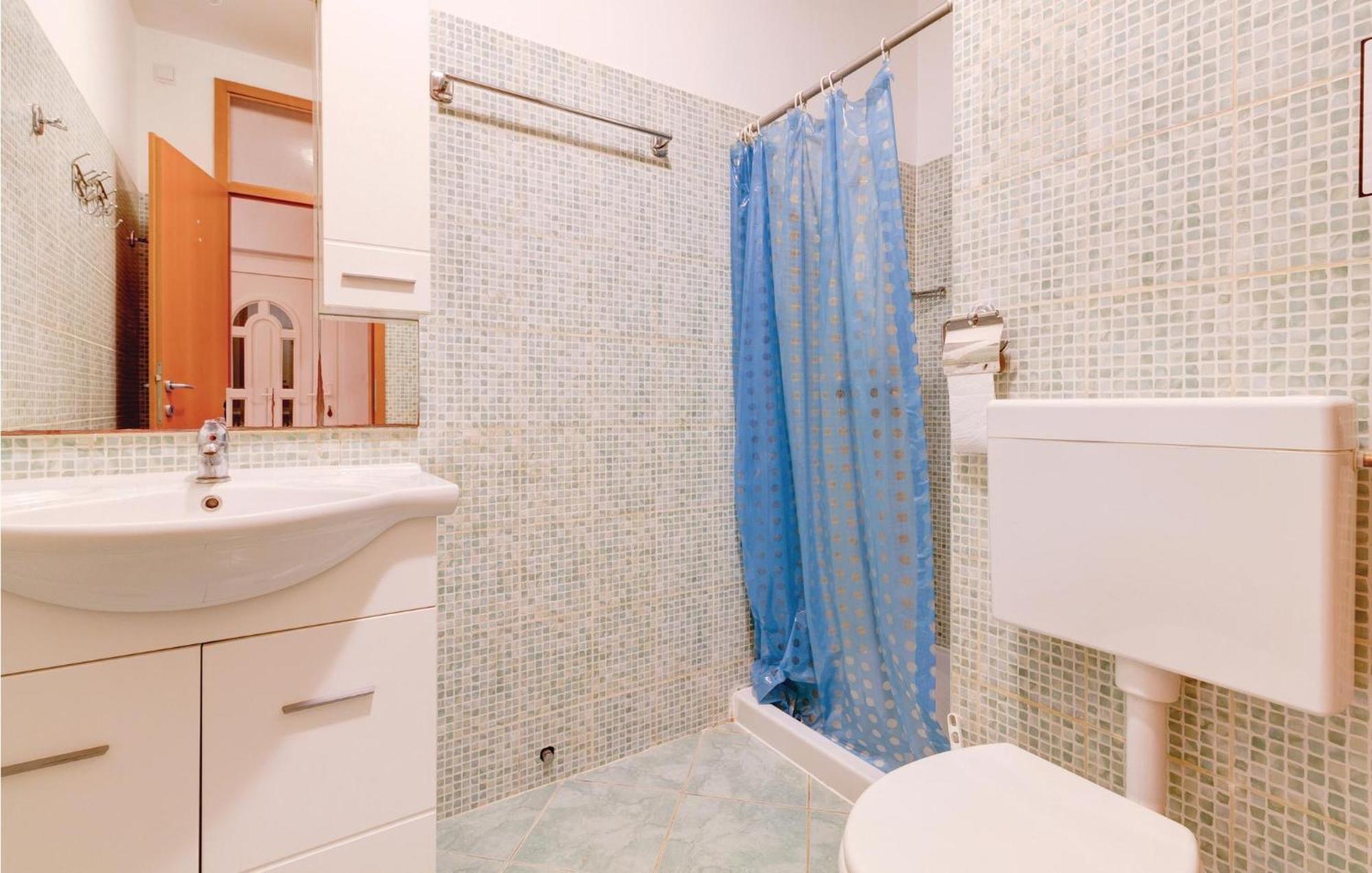 Nice Apartment In Fazana With Wifi Fondole Екстериор снимка