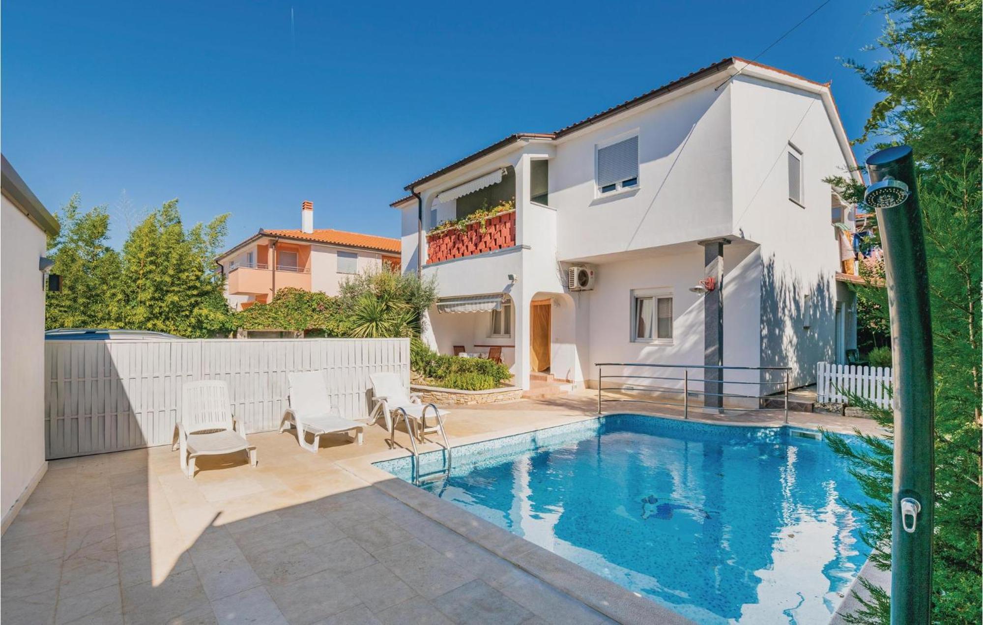 Nice Apartment In Fazana With Wifi Fondole Екстериор снимка