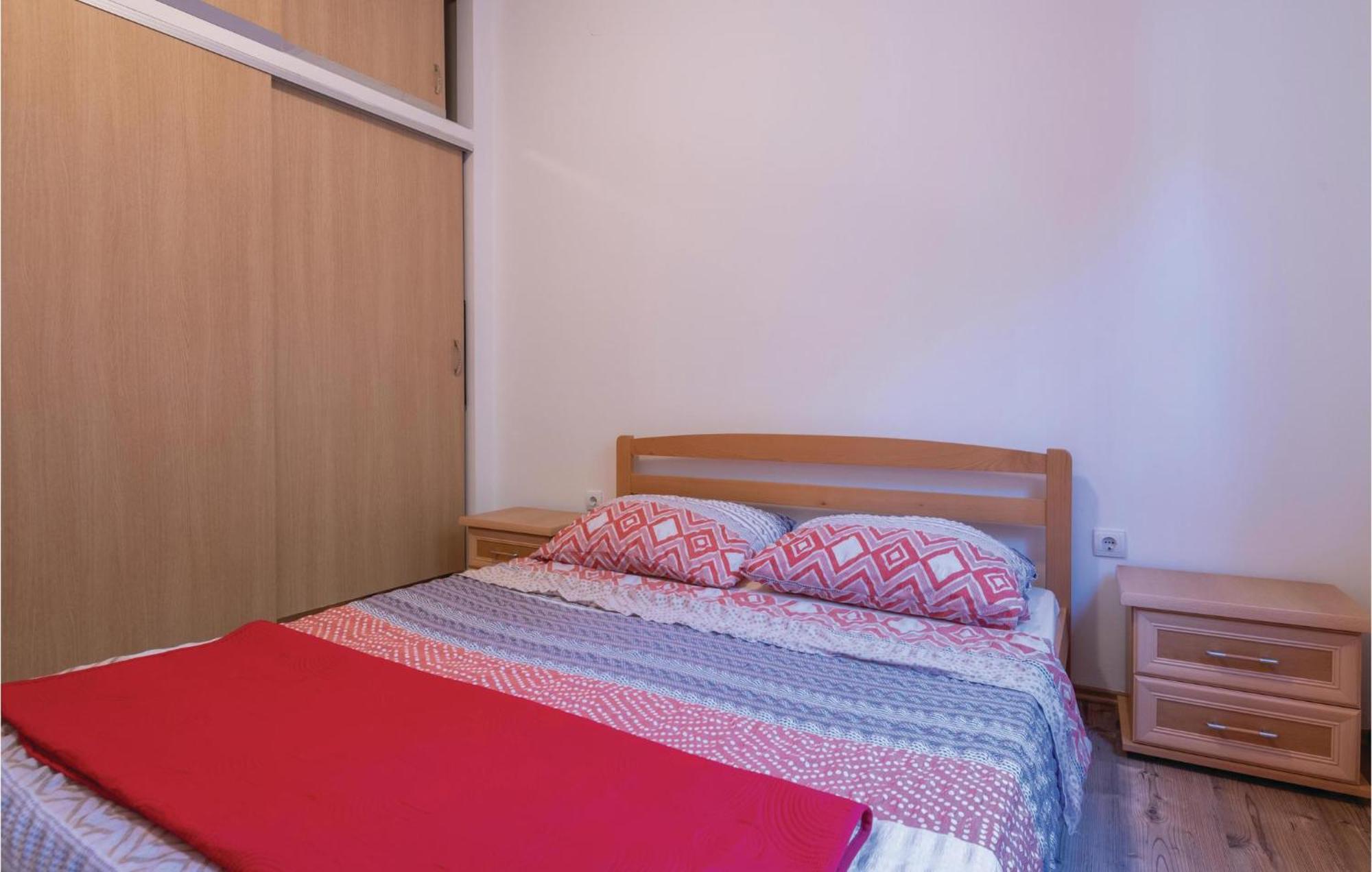 Nice Apartment In Fazana With Wifi Fondole Екстериор снимка