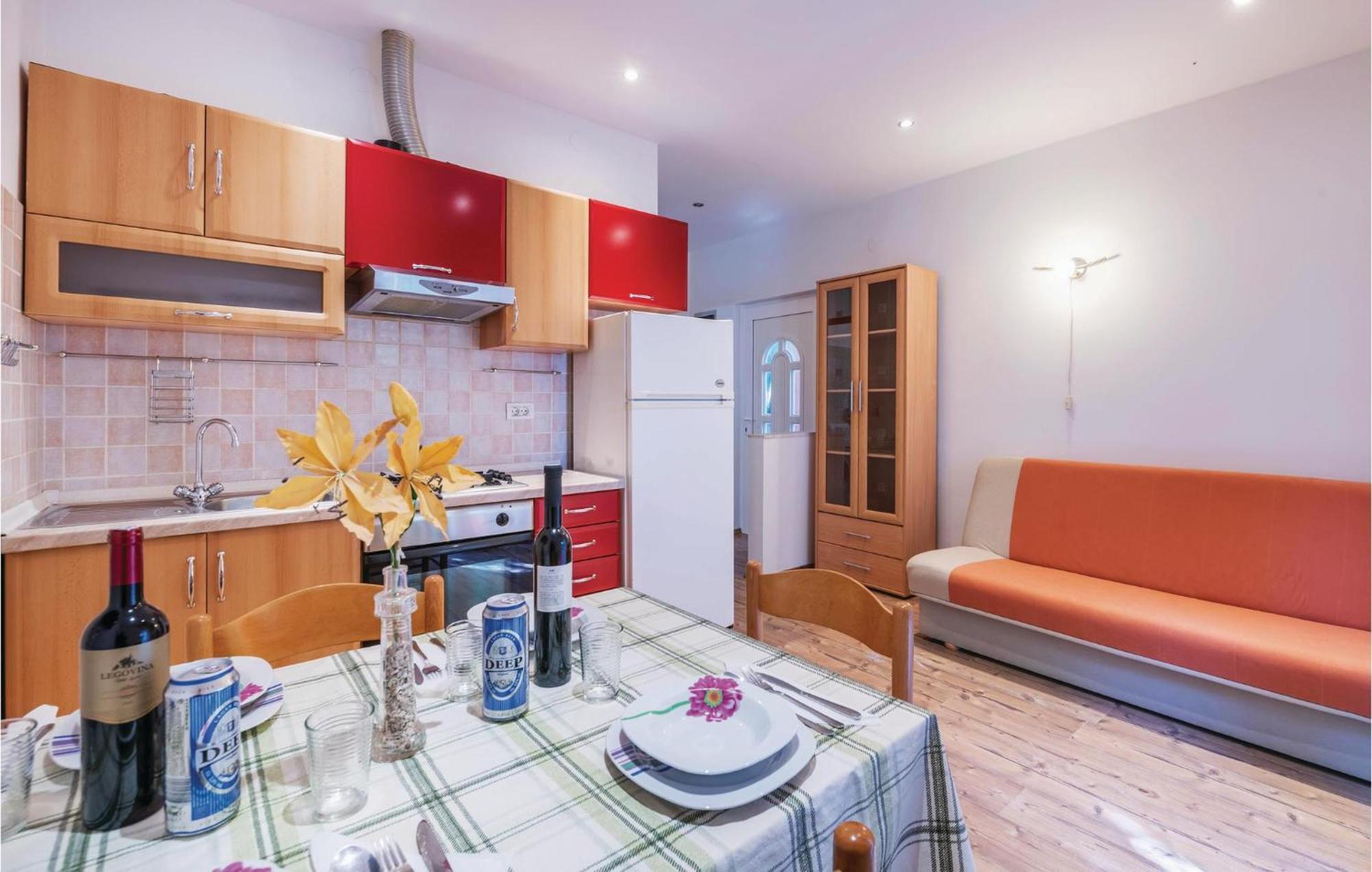 Nice Apartment In Fazana With Wifi Fondole Екстериор снимка